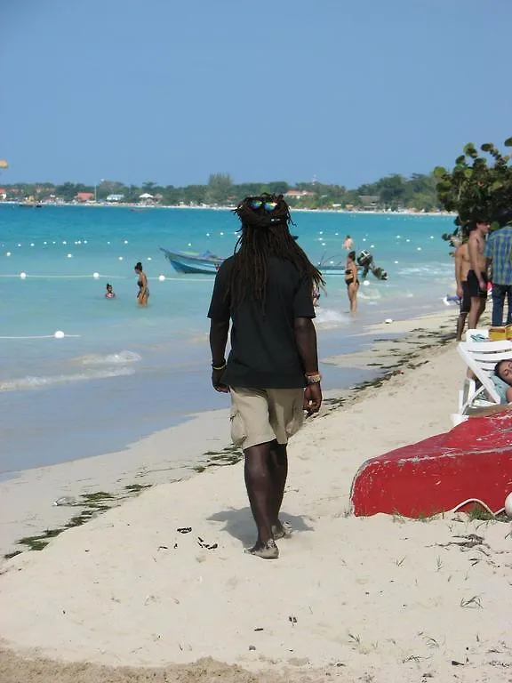 T&T - Tatty And Tony Guesthouse Negril Jamaica